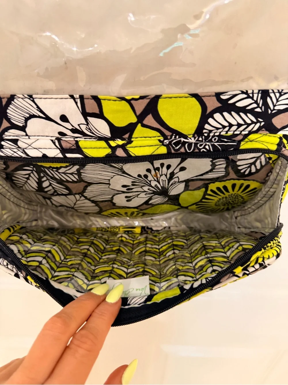 Vera Bradley compact hanging